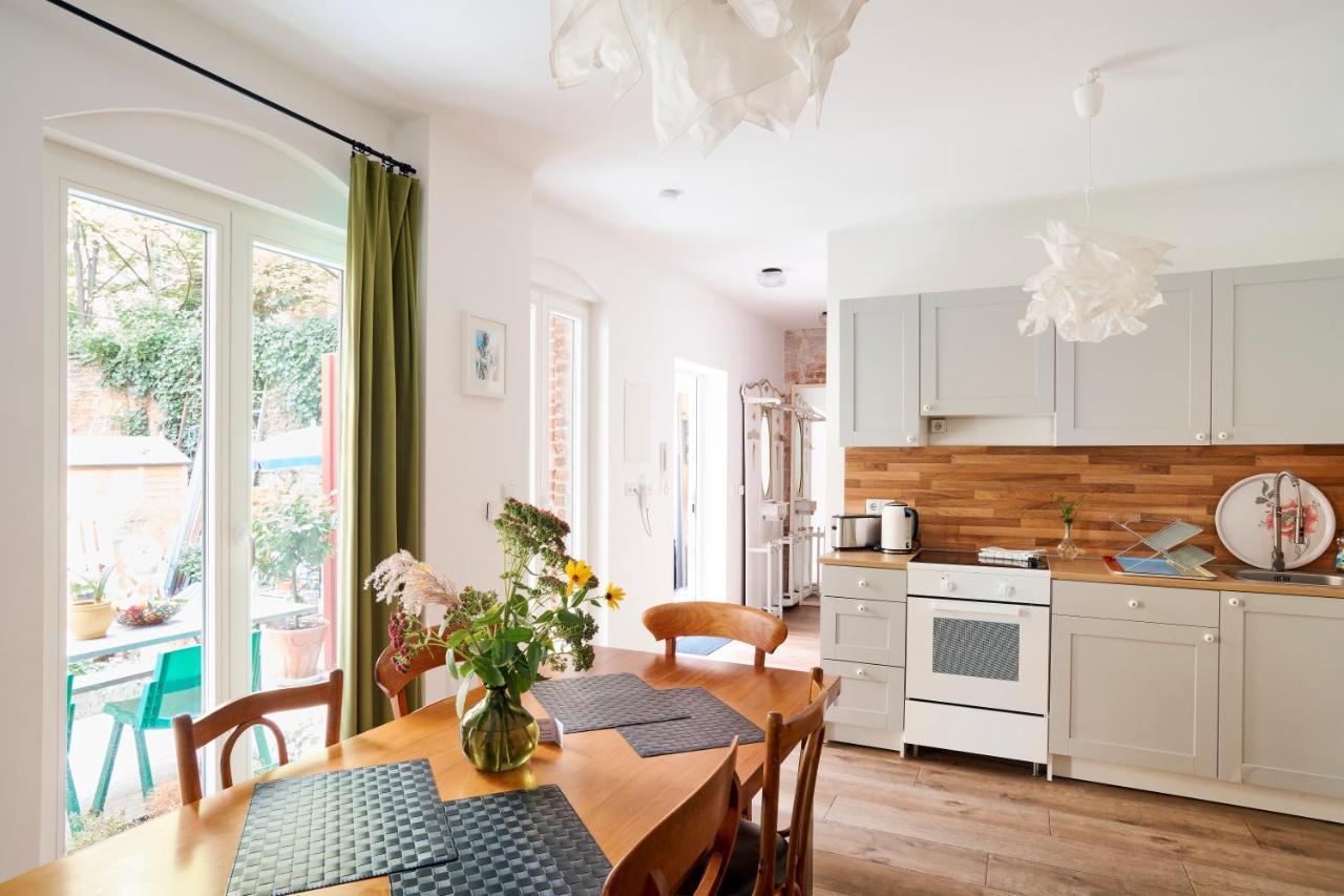 Beautiful And Cozy Remise For Up To 6 Guests Berlim Exterior foto